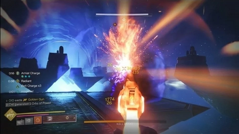 Scav player moving toward extract with loot in Destiny 2